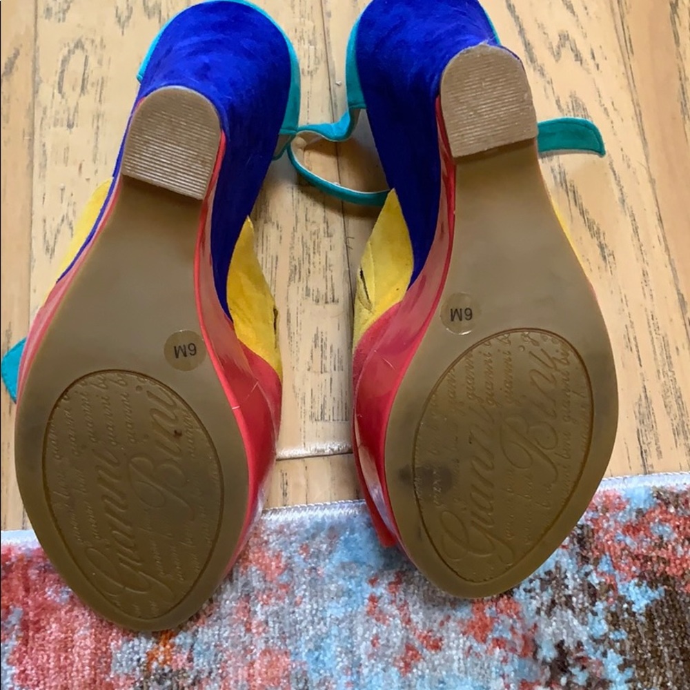 Shoes - Picture 2 of 5